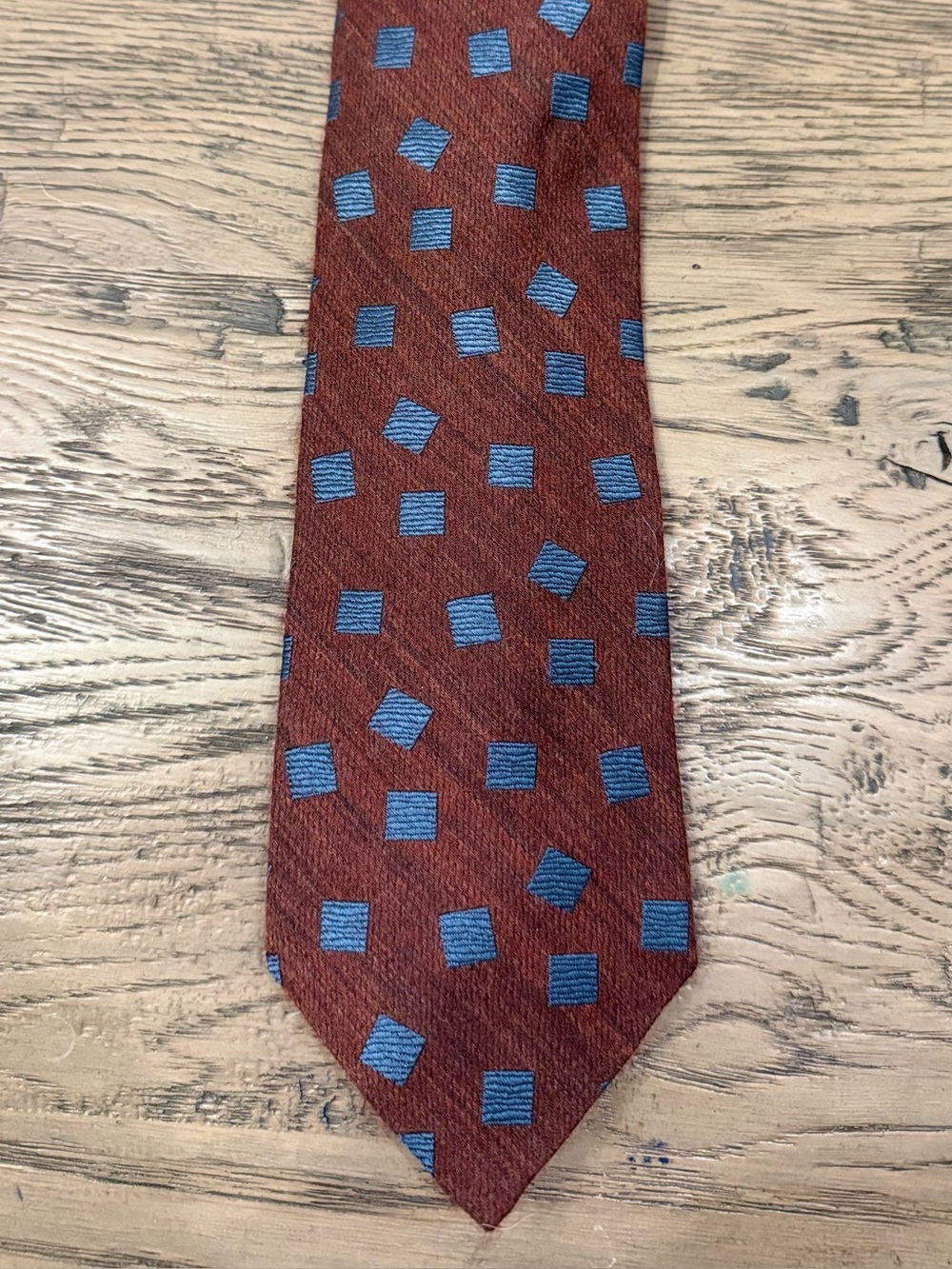 Structure Rust-Brown Tie with Blue Square Pattern